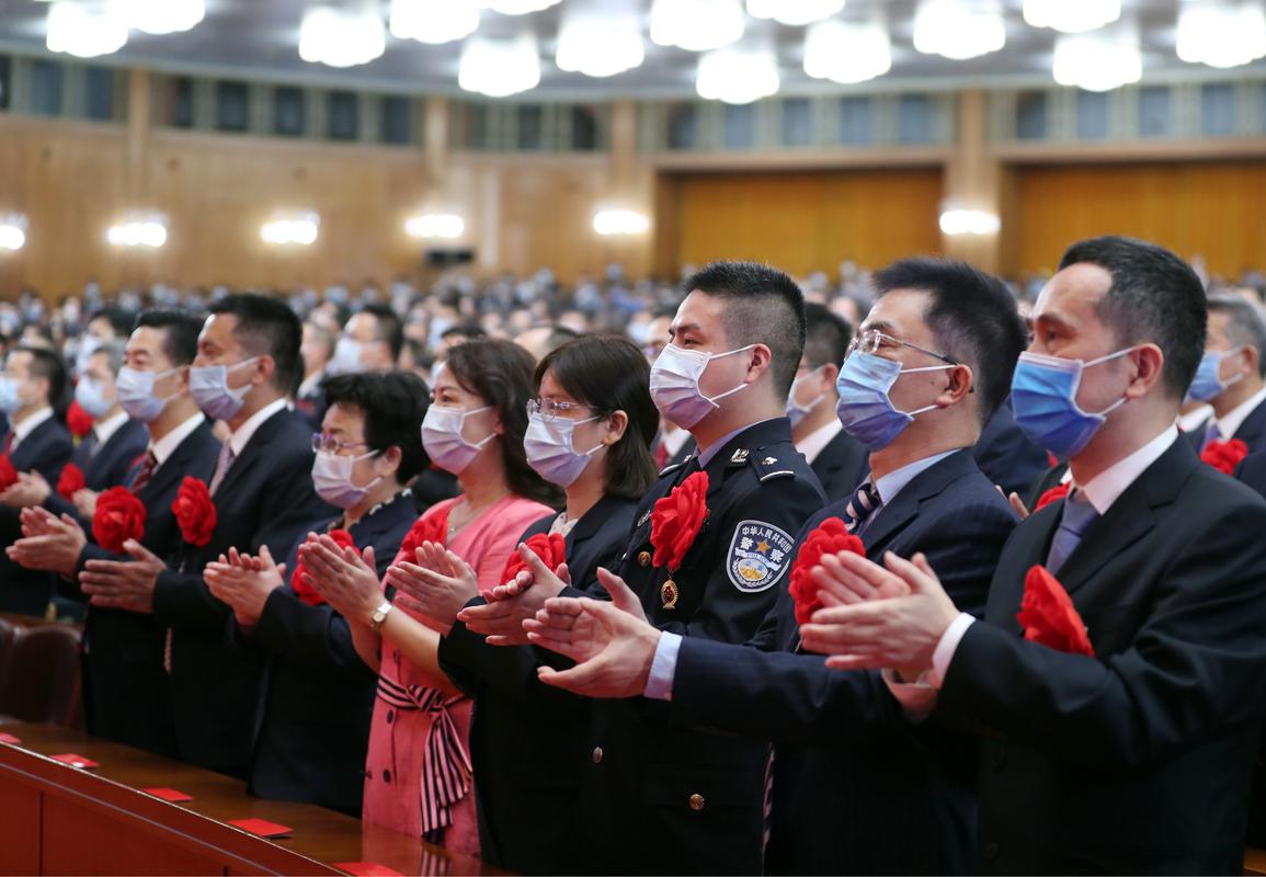 抗击疫情表彰大会/抗击疫情表彰大会共和国勋章获得者-第6张图片 抗击疫情表彰大会/抗击疫情表彰大会共和国勋章获得者-第6张图片