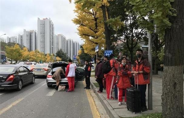【北京限行高峰期,北京限行高峰期外地车限行吗】-第4张图片 【北京限行高峰期,北京限行高峰期外地车限行吗】-第4张图片